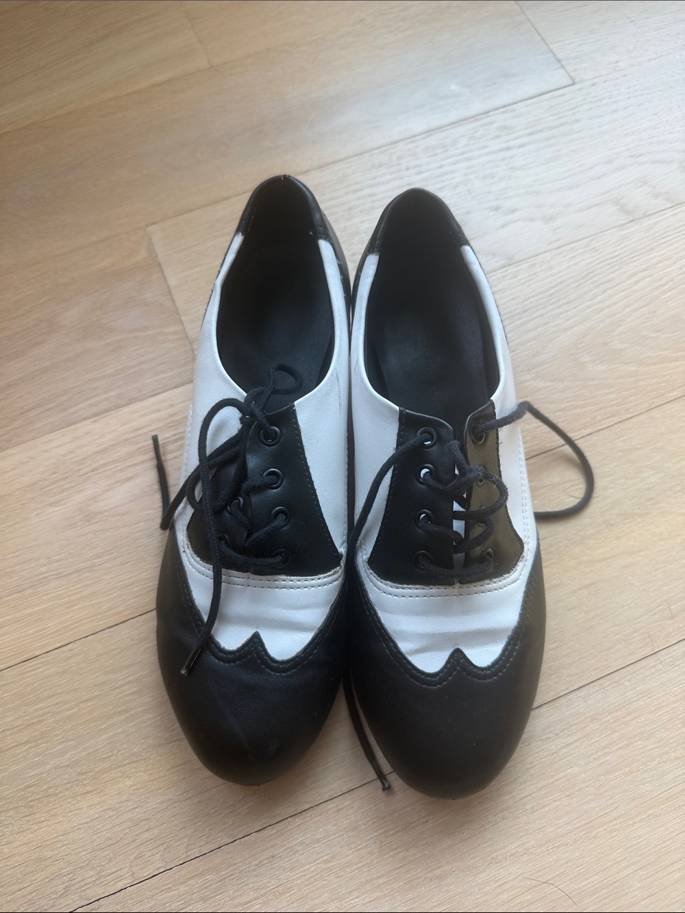 So Danca Tap Classic Two-Tone Black & White Women’s Lace-Up Oxfords size 6 1/2
